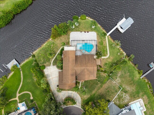 Building Photo - RENT THIS EXTRAORDINARY WATERFRONT HOME