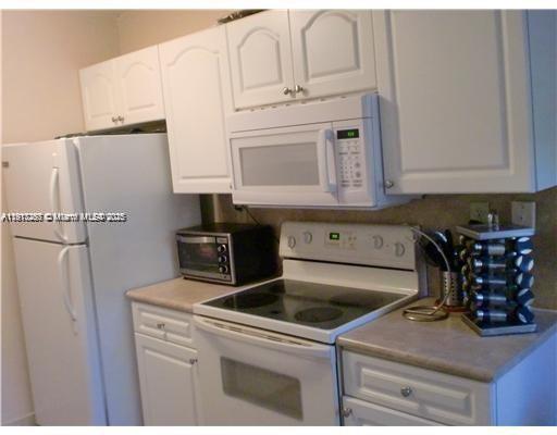 Building Photo - 9766 NW 48th Terrace