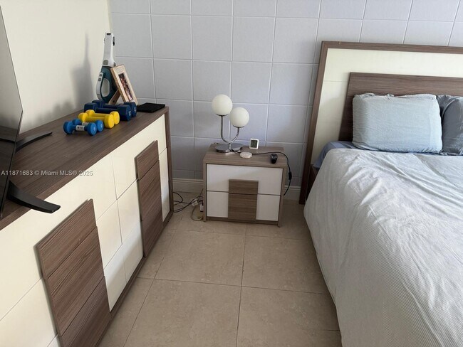 Building Photo - 3582 NE 171 St