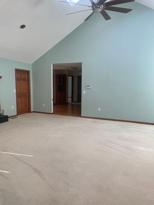 Building Photo - LaFollette 37766 - Charming Ranch-Style 3 ...