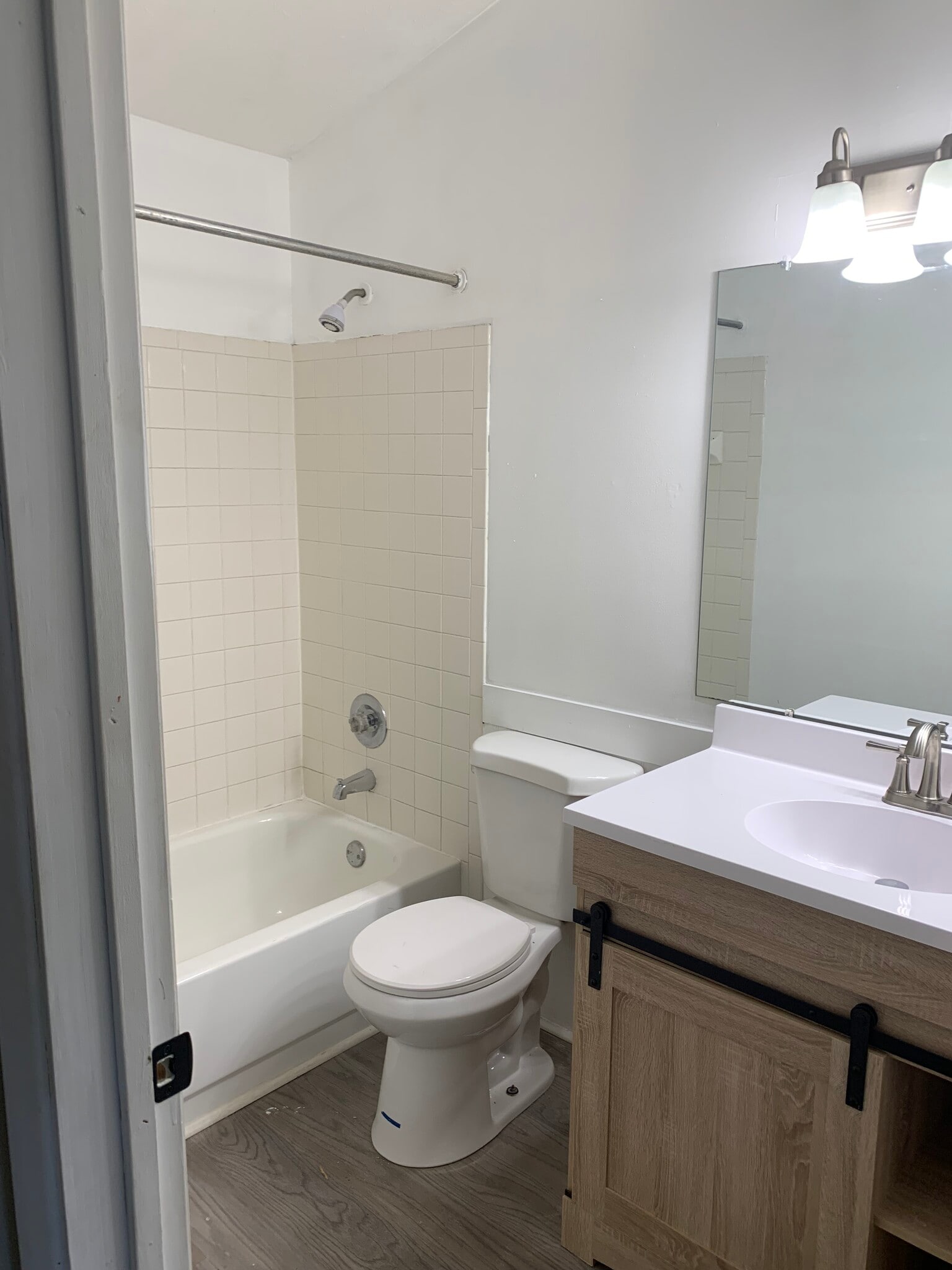 Building Photo - 4240 Village Parkway Cir E