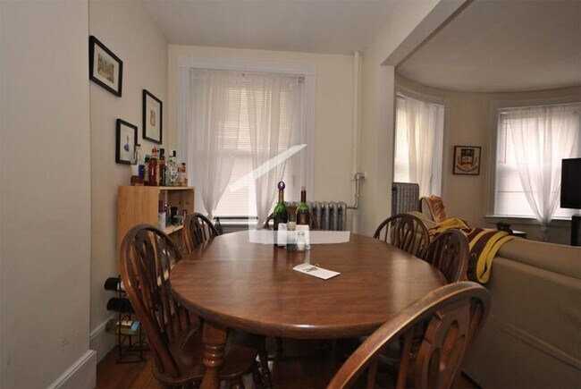 Building Photo - NIce 4 bed in Washington Square