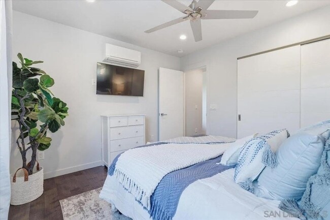 Building Photo - 5447 Soledad Rd