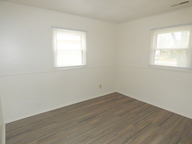 Building Photo - 308 Pursley Dr