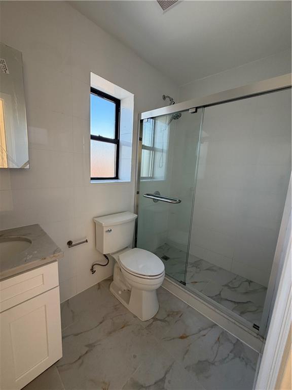 Building Photo - 2554 Cropsey Ave