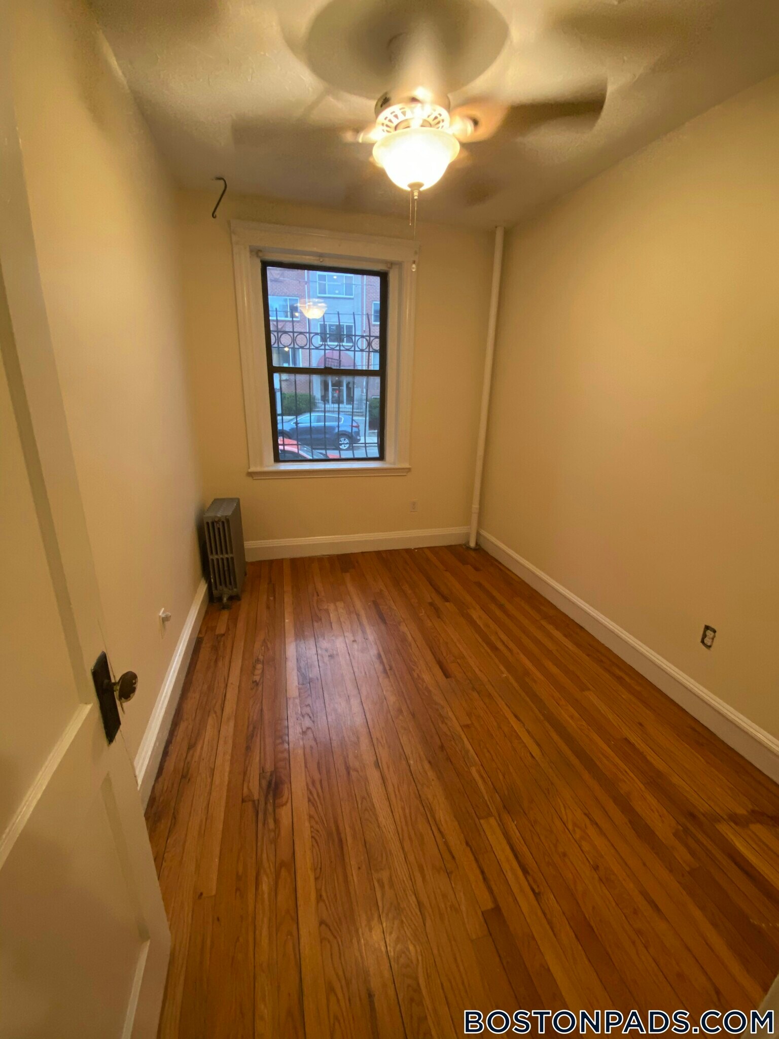 Building Photo - 240 Kelton St