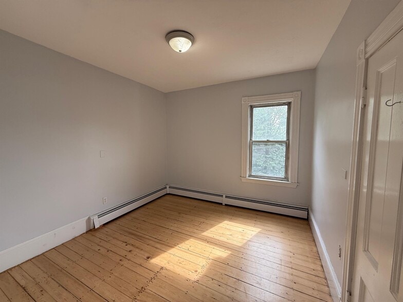 Building Photo - 29 Trull St