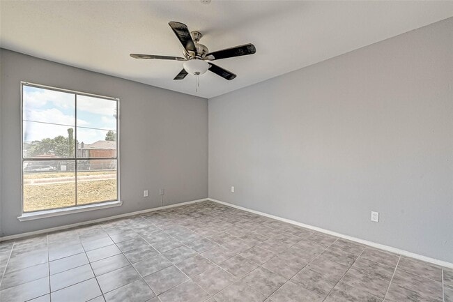 Building Photo - 13480 S Thorntree Dr