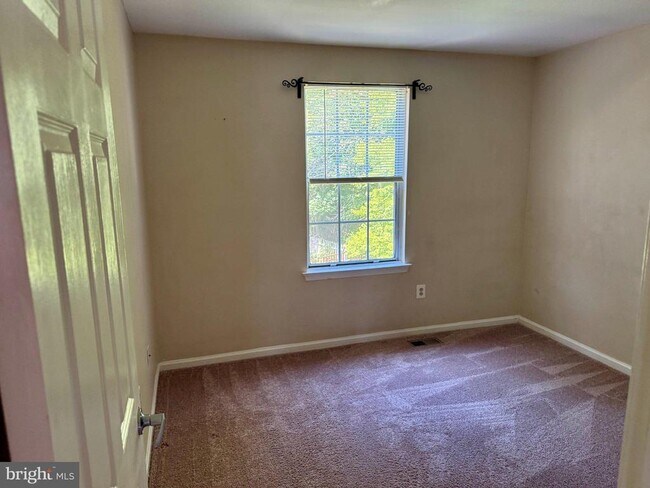 Building Photo - 15570 Northgate Dr