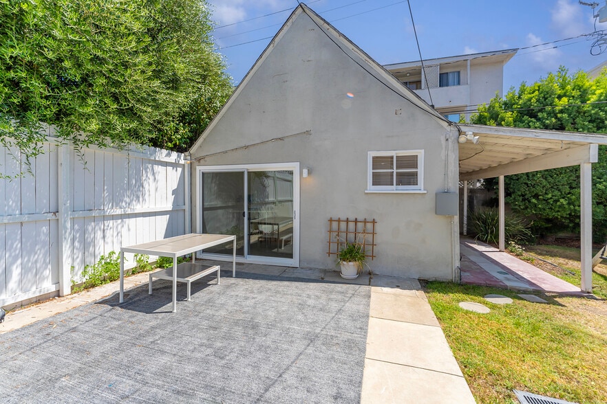 Building Photo - 332 S Crescent Dr