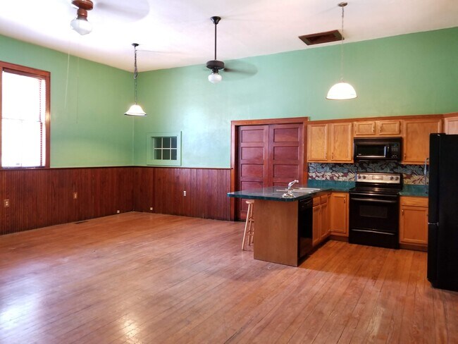 Open Kitchen - 3134 Walnut St