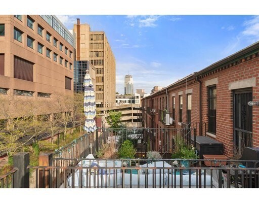 Building Photo - 99 E Brookline St