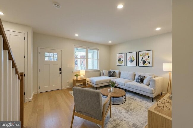 Building Photo - 635 Upland Pl