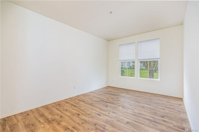 Building Photo - 23790 SE Summerhill Ln