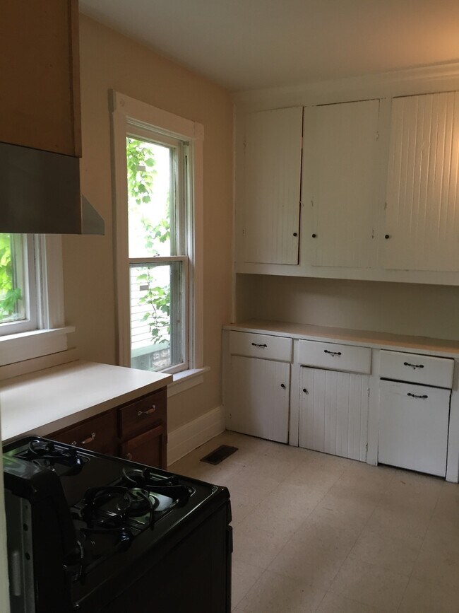 Building Photo - 2 Bed 1 Bath House Aurora's Tanner Histori...