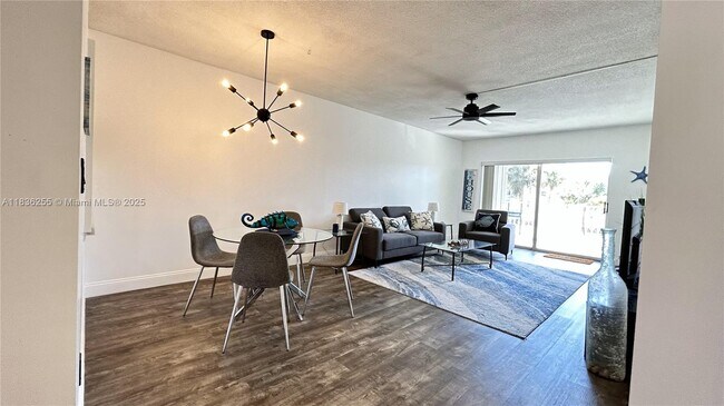 Building Photo - 4117 Bougainvilla Dr