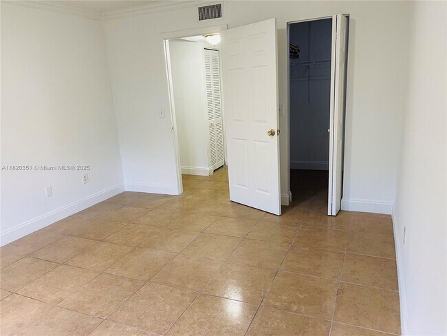 Building Photo - 8610 SW 149th Ave