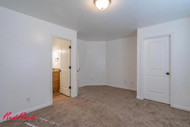 Building Photo - 2075 S Sir Monte Dr