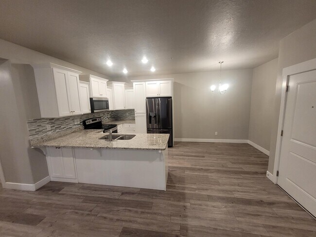 Building Photo - 1128 S 820 E