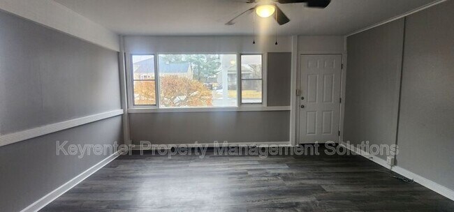 Building Photo - 527 S Magnolia Ave