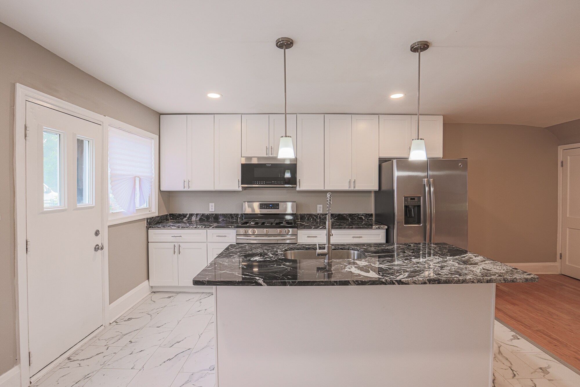 Building Photo - 130 Reedbird Ave