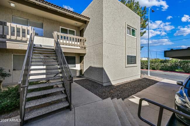 Building Photo - 520 N Stapley Dr