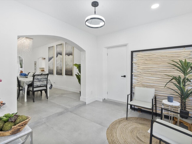 Building Photo - 9232 Harding Ave