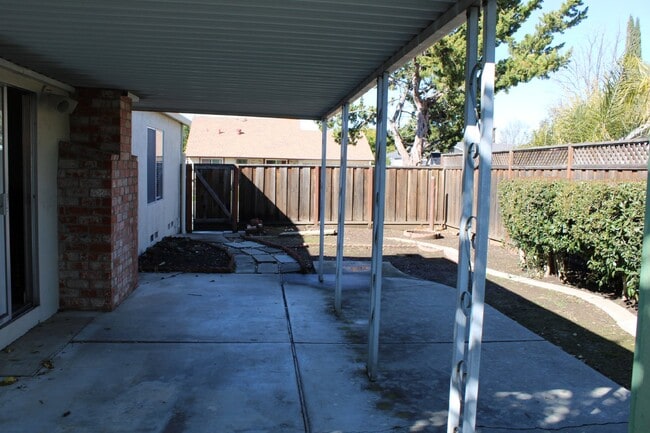 Building Photo - Beautiful 3 Bed, 2 Bath Single Story in Great Livermore Location
