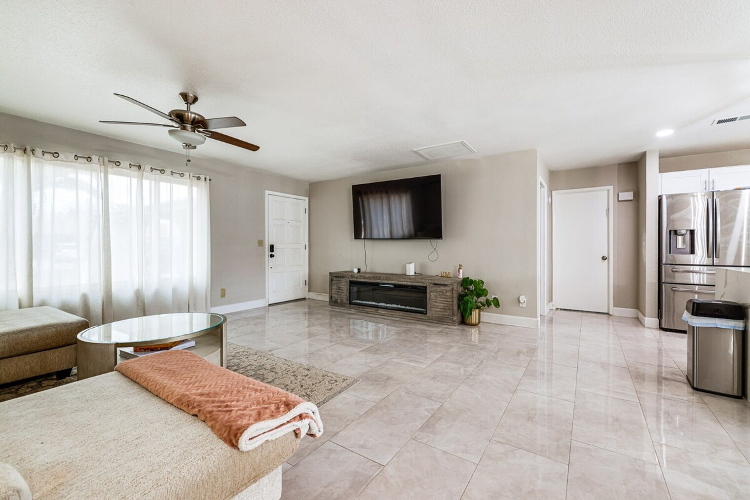 Building Photo - 903 W Harvard Dr