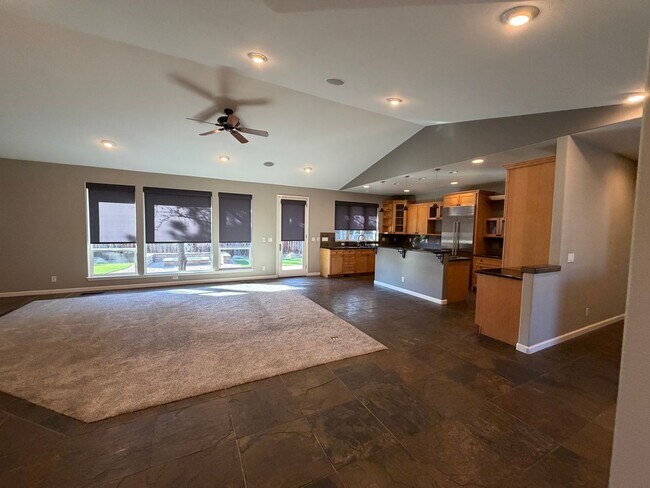 Building Photo - 1199 Manzanita Ln