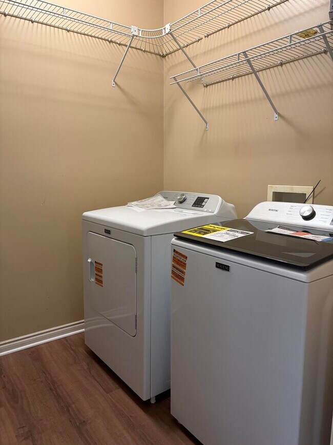 Building Photo - 534 Constitution St