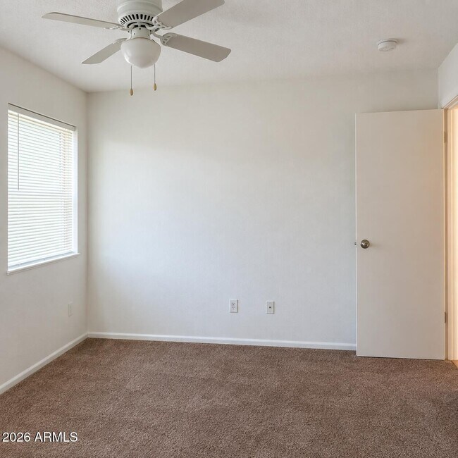 Building Photo - 815 W Bluefield Ave