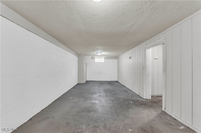 Building Photo - 4472 E 156th St