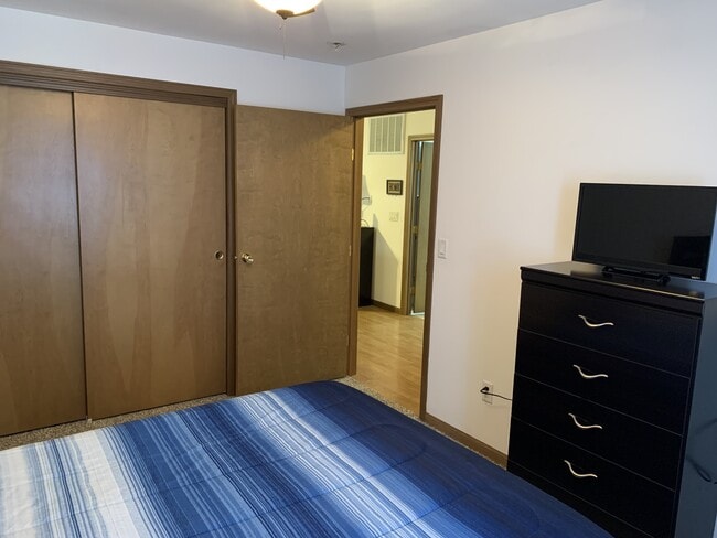 Building Photo - 1037 Ridge St