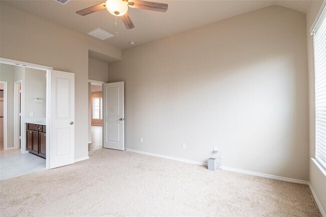 Building Photo - 12502 Llano Estacado Dr