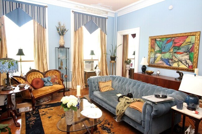 Building Photo - 1011 N Charles St