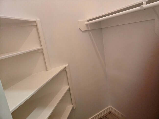 Building Photo - 3910 Champion Creek Ln