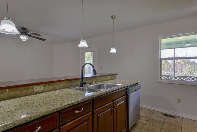 Building Photo - 1791 Fruit Farm Rd