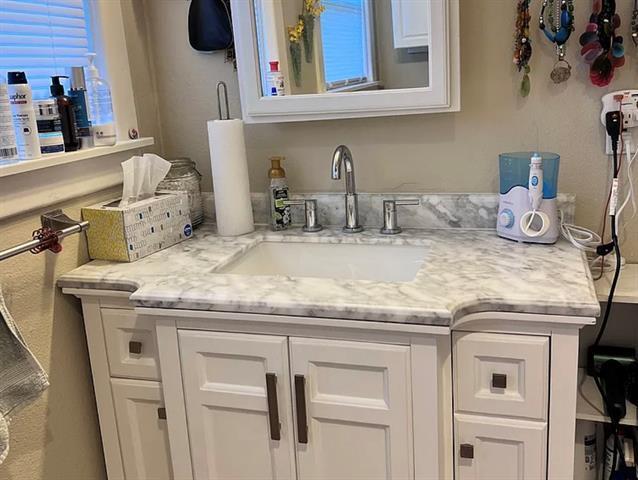 Building Photo - 208 N Walnut St