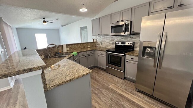 Building Photo - 485 Martigues Dr