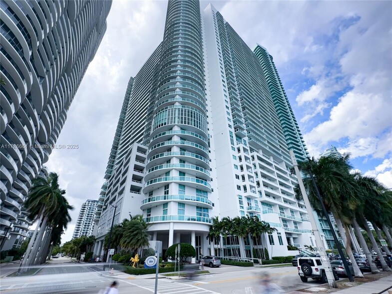 Building Photo - 1800 N Bayshore Dr