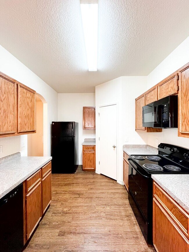 Building Photo - 1519 Justin Lp