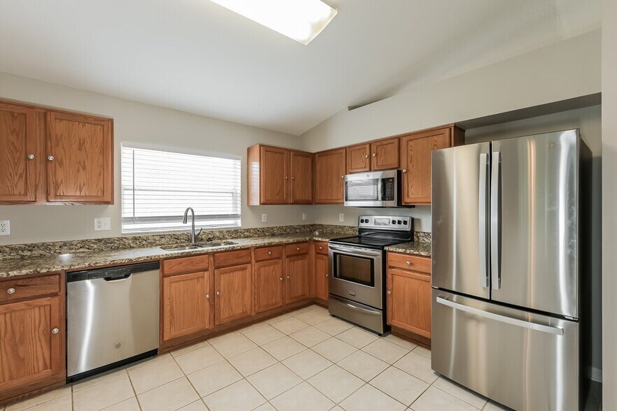 Building Photo - 25150 Lexington Oaks Blvd