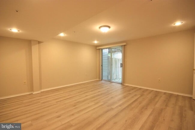 Building Photo - 7782 Blueberry Hill Ln