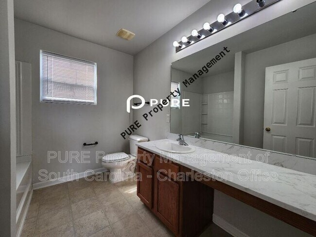 Building Photo - 437 Watershed Dr