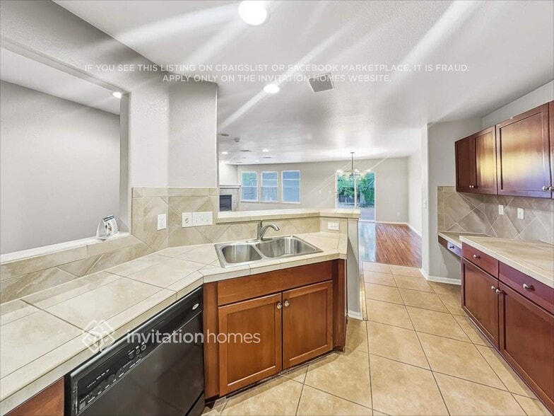 Building Photo - 893 Lehigh Cir