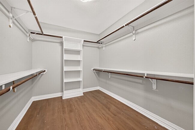 Building Photo - 1722 Shannon Valley Dr