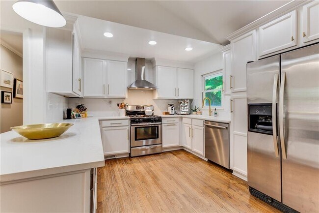 Building Photo - 2357 Cortez Way NE