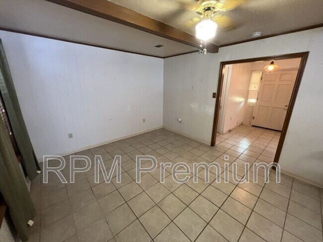 Building Photo - 8823 Cefalu Dr