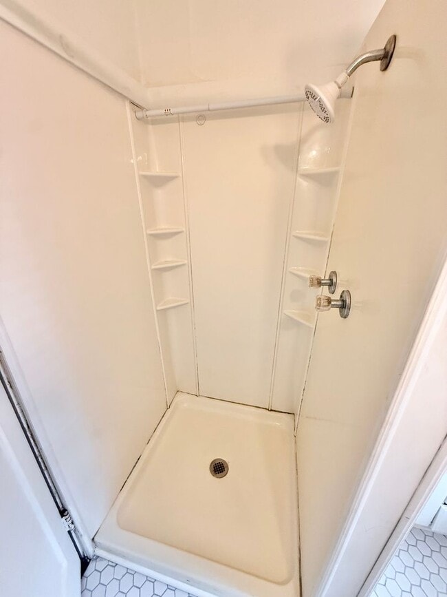 Building Photo - 122 E Hibiscus Dr